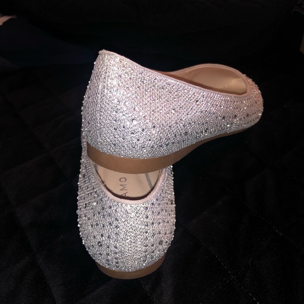 Women's Silver Glitter Pointed-Toe Flats - Picture 3 of 5
